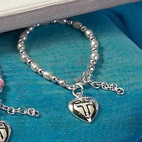 Dicksons 73-1823P Dainty Baby Bracelet With Heart Dangle