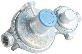 Camco 59323 Two Stage Propane Regulator (Camco)