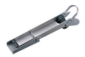 Sea-Dog 328068 Pivoting Medium Bow Roller 1-1/2" Max Rope Diameter 3/8" Bolt Fastener