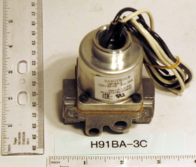 Baso Gas Products H91BA-3C 120V Auto Gas Valve 1/4" X 1/4" 100,000 Btu With 30" Leads Natural Or Lp Gas Replaces H91Ba-10