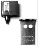 Johnson Controls P70DA-1C Single Pole High Pressure Control W/Manual Reset 50-450 Psi