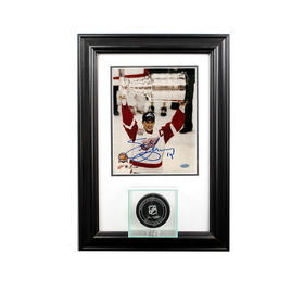 Perfect Cases Wall Mounted Puck Display Case with 8 x 10