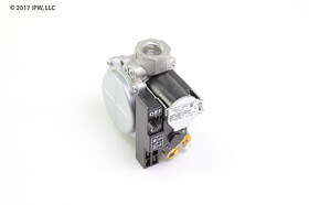 Carrier EF33CW201 Gas Valve, 3/4" x 1/2", Two Stage, 24V, 3.2" W.C.