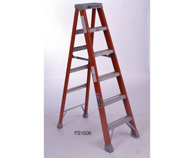 Louisville Ladder FS1506 6' Fiberglass Step Ladder - 300 Lbs. Type 1A