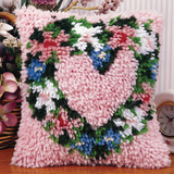 S&S Worldwide Heart Wreath Latch Hook Kit 12