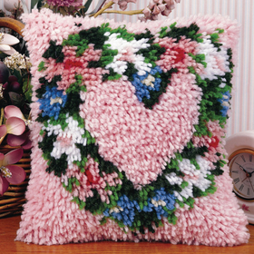 S&S Worldwide Heart Wreath Latch Hook Kit 12"x12"
