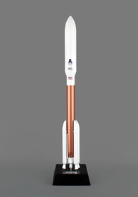 Executive Series E70100 Atlas V Rocket 1/100 (KYNA5T)