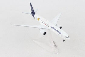 Herpa HE562799 Lufthansa Cargo 777F 1/400 Sustainable Fuel By Db Sch