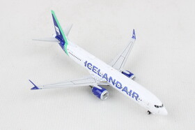Phoenix Model PH2364 Icelandair 737Max9 1/400 Reg#Tf-Icb