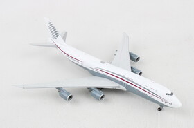Phoenix Model PH2416 Qatar Amiri 747-8 1/400 Reg#A7-Hbj