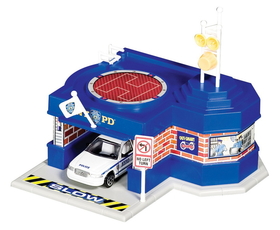 Daron RT8650 Nypd Mini Police Station W/1 Vehicle