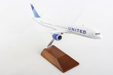 SkyMarks SKR5170 United 787-10 1/200 W/Wood Stand