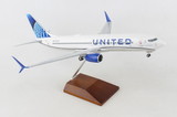 SkyMarks SKR8284 United 737-800 1/100 2019 Livery W/Wood Stand&Gear