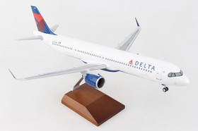 SkyMarks SKR8427 Delta A321Neo 1/100 W/Wood Stand & Gear