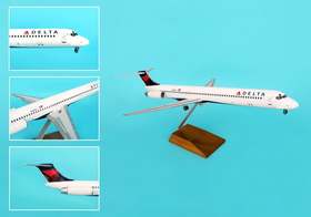 SkyMarks SKR8607 Delta Md-80 1/100 2007 Livery W/Wood Stand & Gear