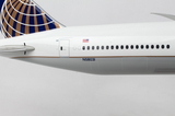 SkyMarks SKR9403Skymarks United 777-300 1/100 W/Wood Stand & Gear