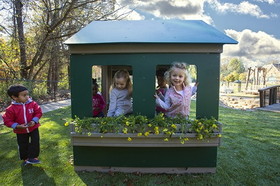 UltraPLAY M59006 Play Structures 5&#039; Playhouse